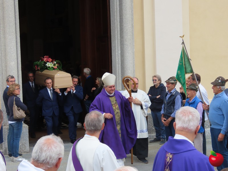 funeraledonerminio_08.jpg (131 KB)