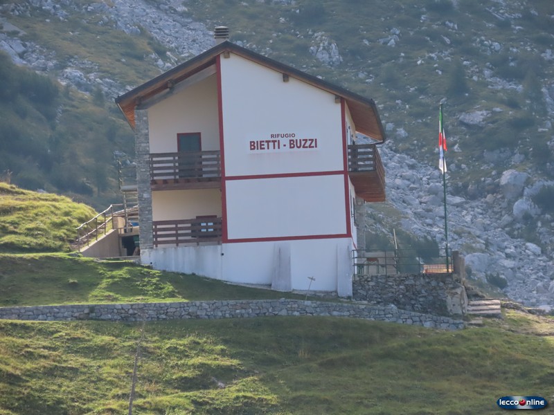 rifugiobiettibuzzi_03.JPG (148 KB)