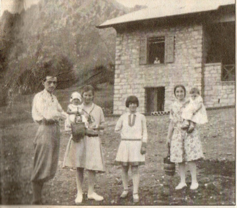 2_famiglia_pozzoli.jpg (192 KB)