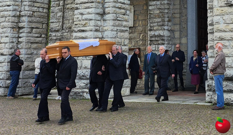 funeralidonmarco7.jpg (231 KB)