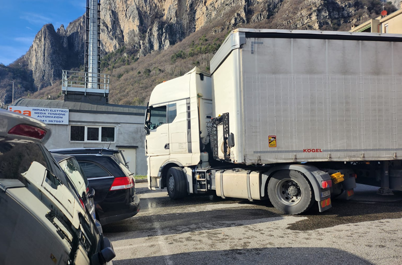 camionbloccato__7_.jpg (308 KB)