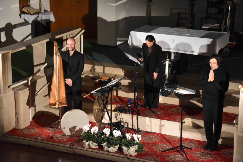 da_sinistra_Adriano_Sanginato,_Lucia_Amarilli_Sala,_Christian_Poggioni_DSC_0034.jpg (108 KB)