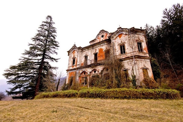 villa-de-vecchifai.jpg (103 KB)