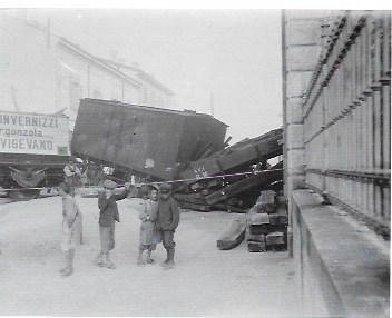 Foto_Pessina_Incidente_ferroviario_a_Lecco_1906.jpg (25 KB)