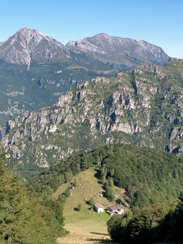 Piani_d_Erna__Le_baite_di_Ospedale.jpg (167 KB)