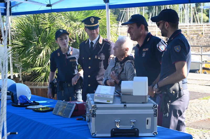 colicopolizia6.JPG (138 KB)