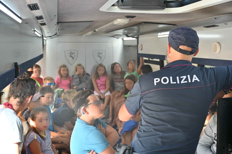colicopolizia9.JPG (90 KB)