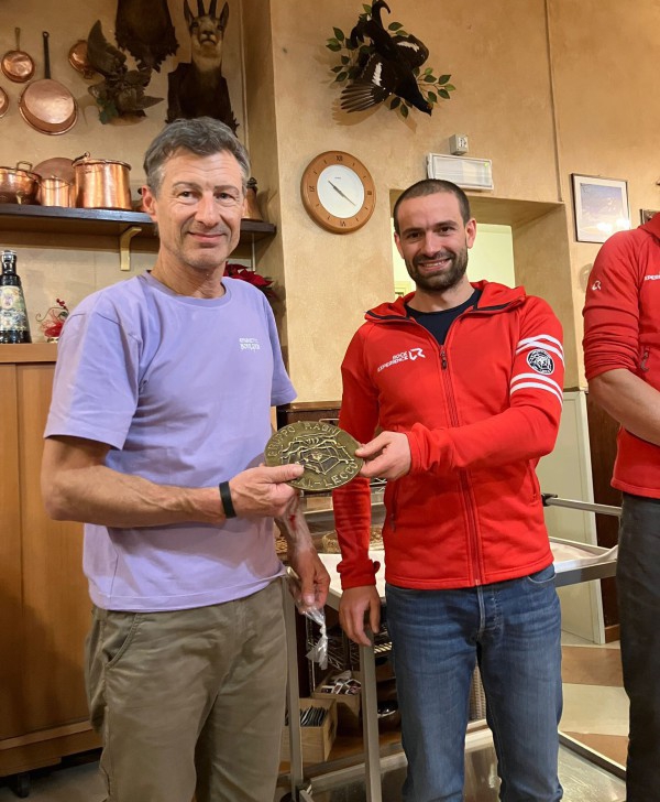 Passaggio_ragno_oro_-_a_sx_luca_passini_-_a_dx_matteo_motta.jpeg (214 KB)