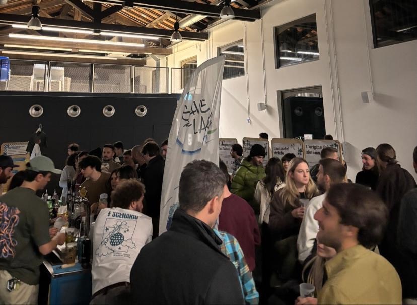 R-Evolution2.jpeg (138 KB)