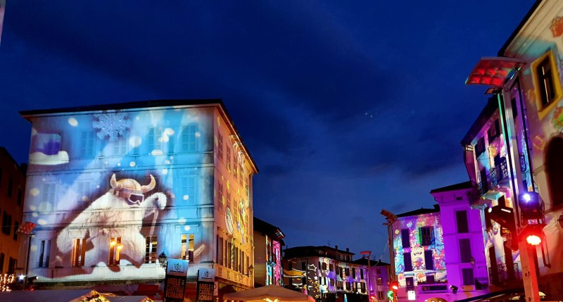 La magia del dicembre lecchese raccontata tramite 'cartoline'