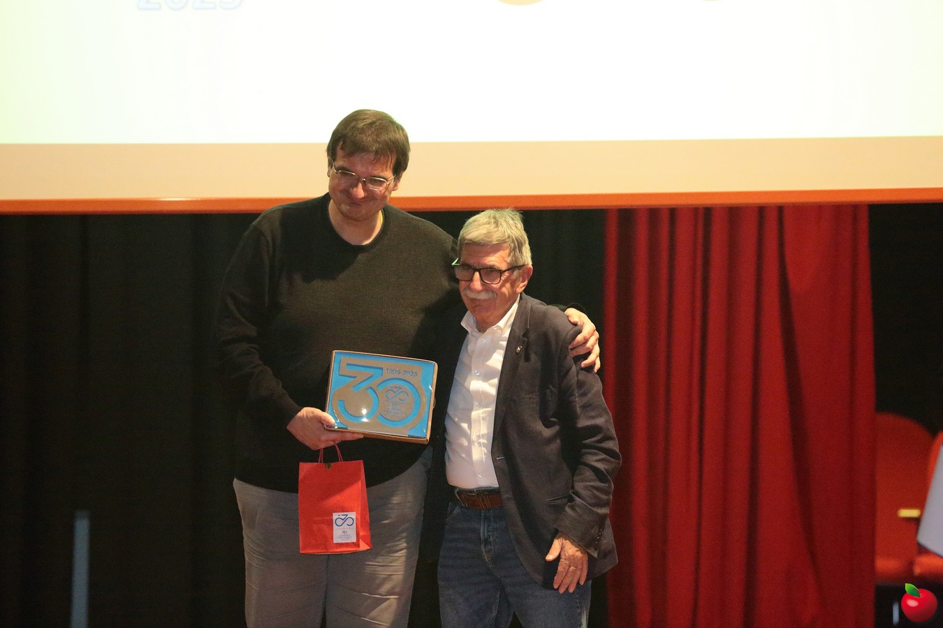 ciclismopremi0002.jpg (199 KB)