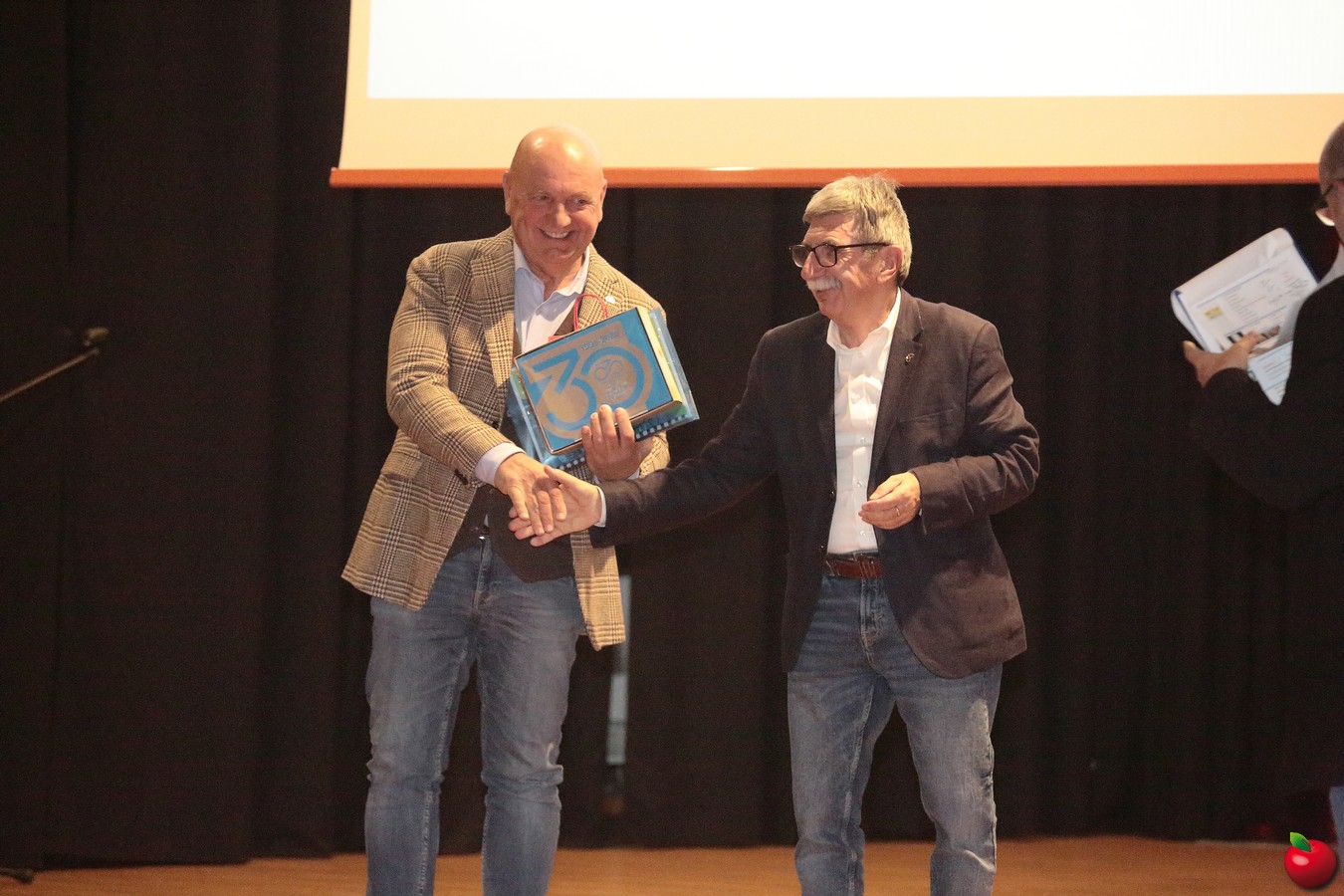 ciclismopremi0005.jpg (261 KB)