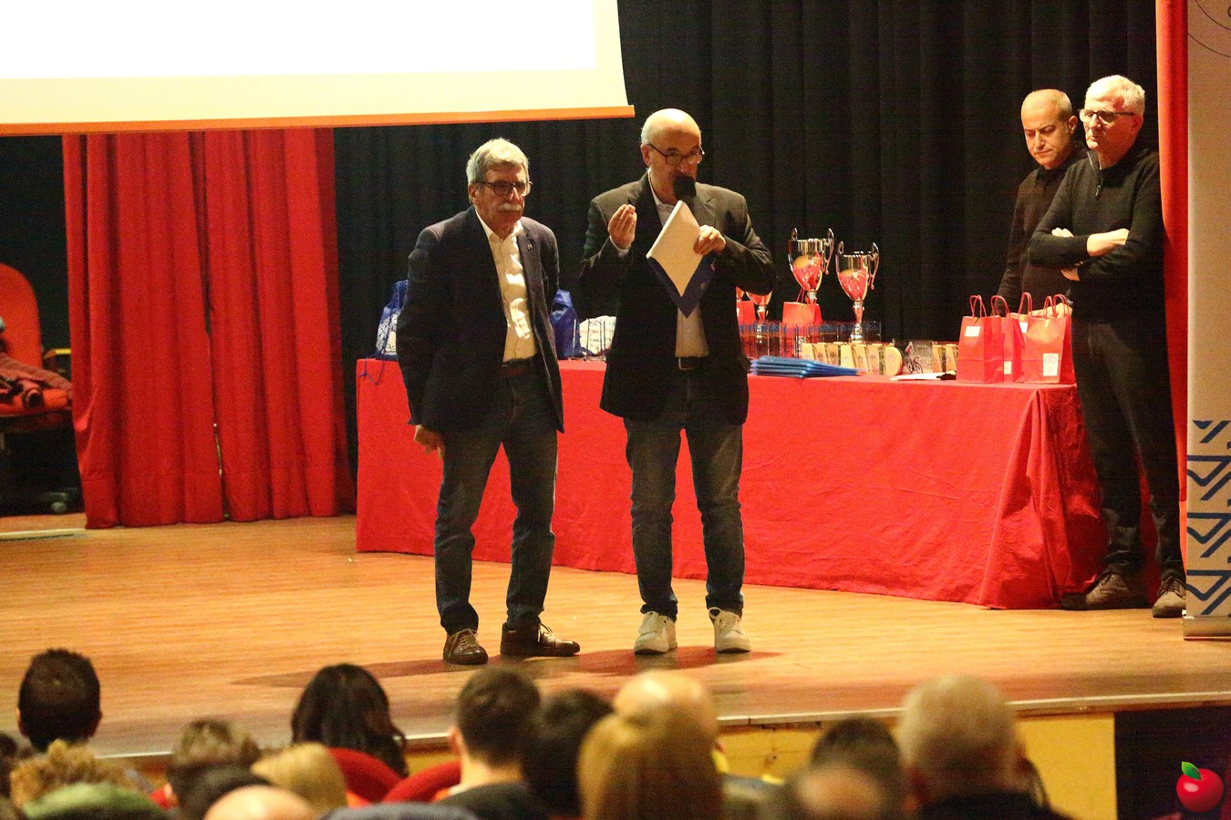 ciclismopremi0010.jpg (355 KB)