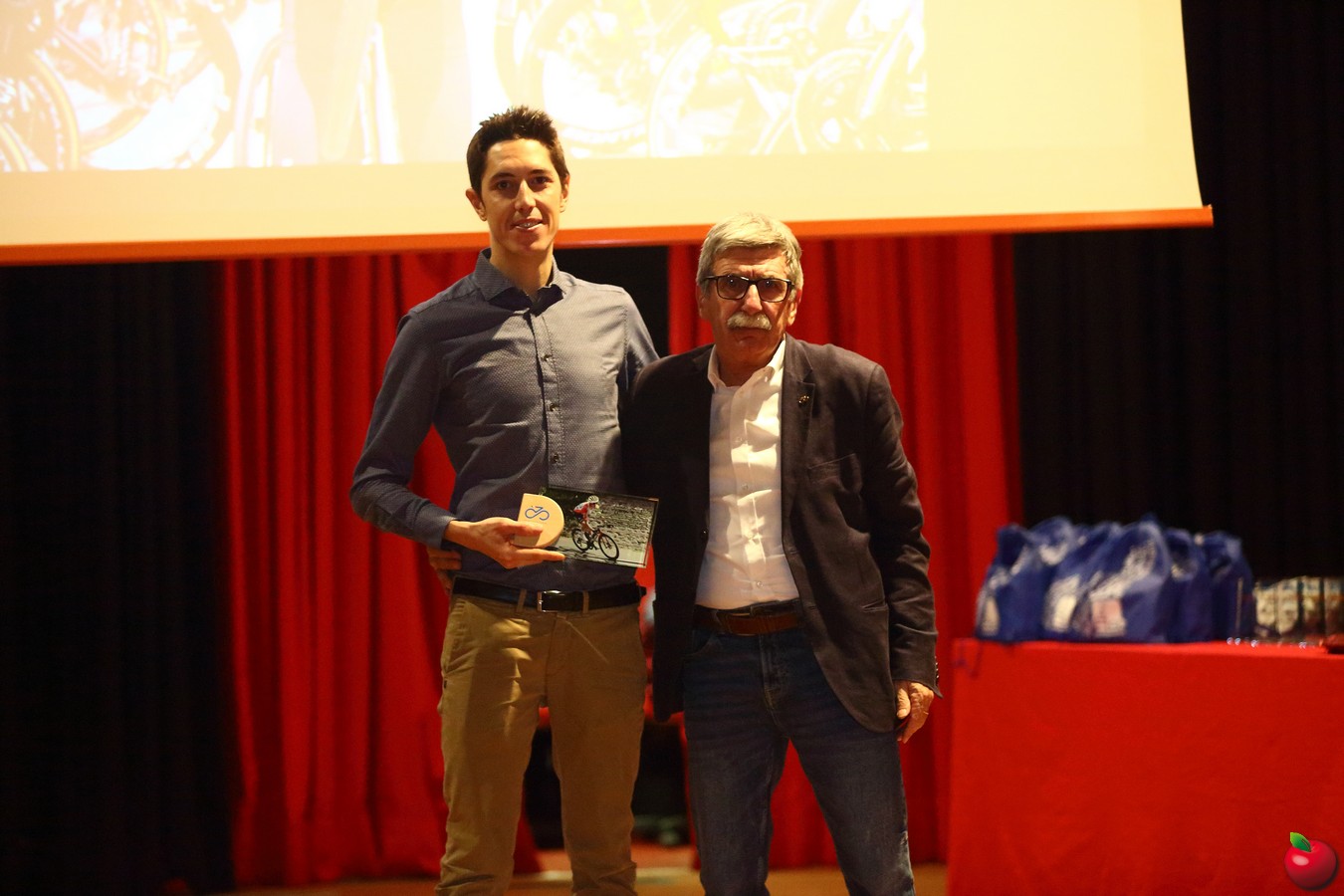 ciclismopremi0013.jpg (193 KB)