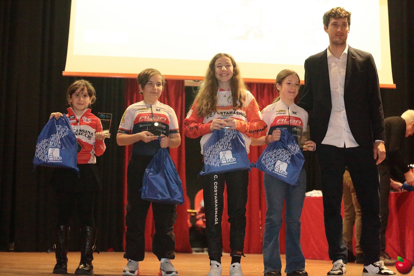 ciclismopremi0019.jpg (308 KB)