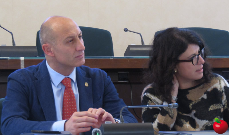 conferenzafineanno__2_.jpg (68 KB)