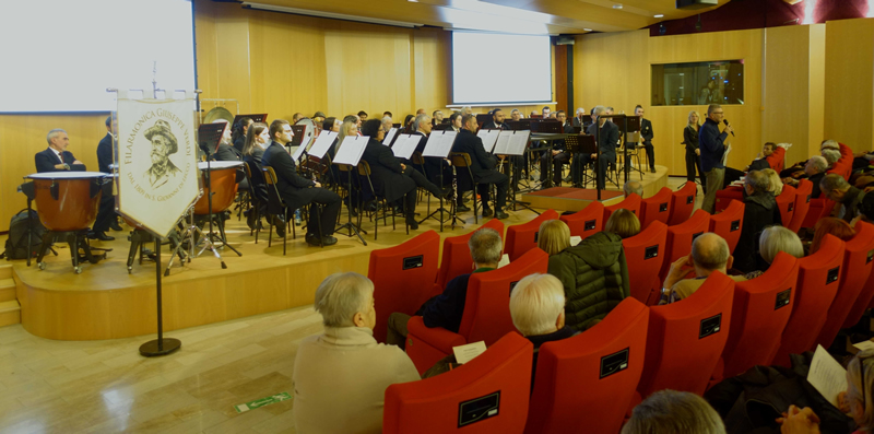 filarmonica__3_.jpg (249 KB)