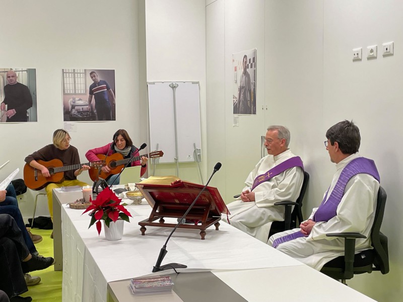 lccasacarita3.jpg (90 KB)