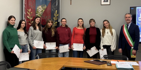 vercuragomeritoscolastico__1_.jpeg (1023 KB)