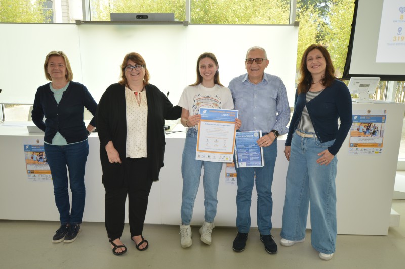 05_Quinti_$c_Calabria_liceo_Manzoni.JPG (87 KB)