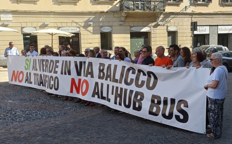 protestaviabaliccohub2.jpg (124 KB)