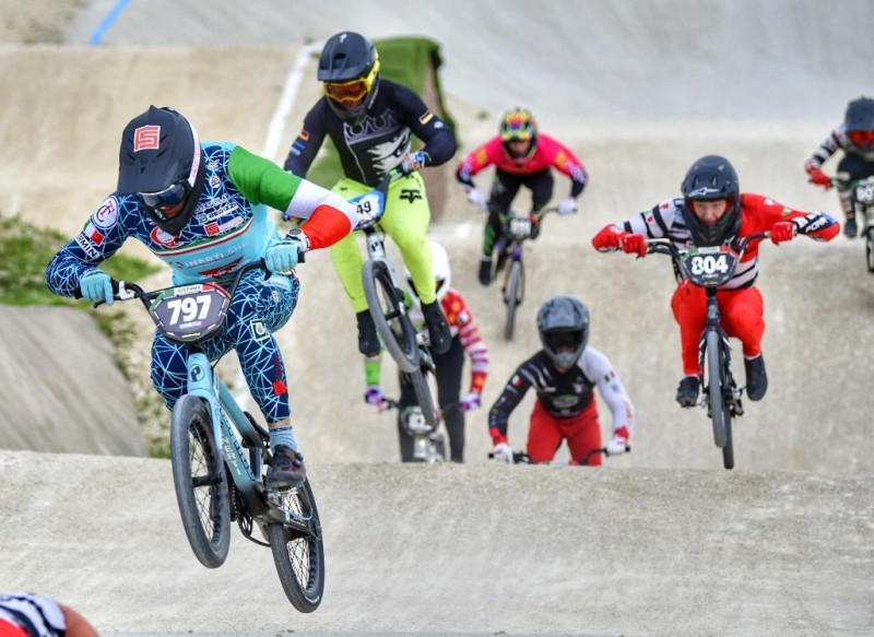 bmxazzurro.jpeg (112 KB)