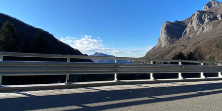guard_rail_realizzato_lungo_la_VECCHIA_LECCO_BALLABIOpr.jpg (57 KB)