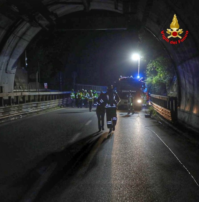 Senza_titolo.jpg (111 KB)