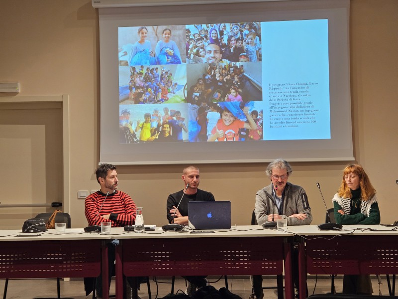 Stellesulsoffitto1.jpg (105 KB)