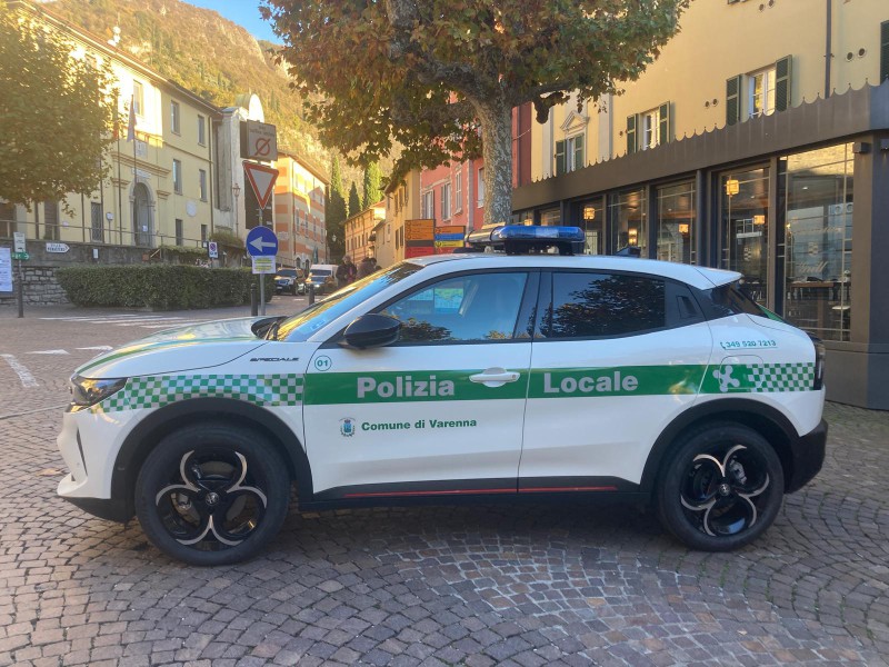 Varenna_Auto2.jpeg (147 KB)