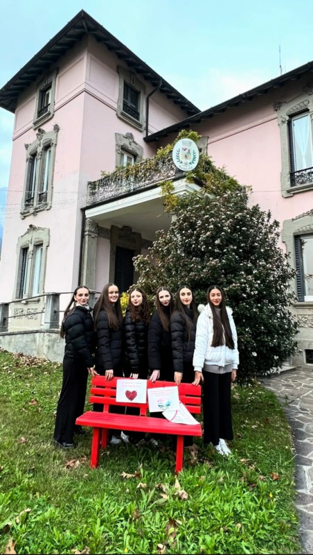 foto_BALLERINE_del_25.11.2025.jpg (124 KB)