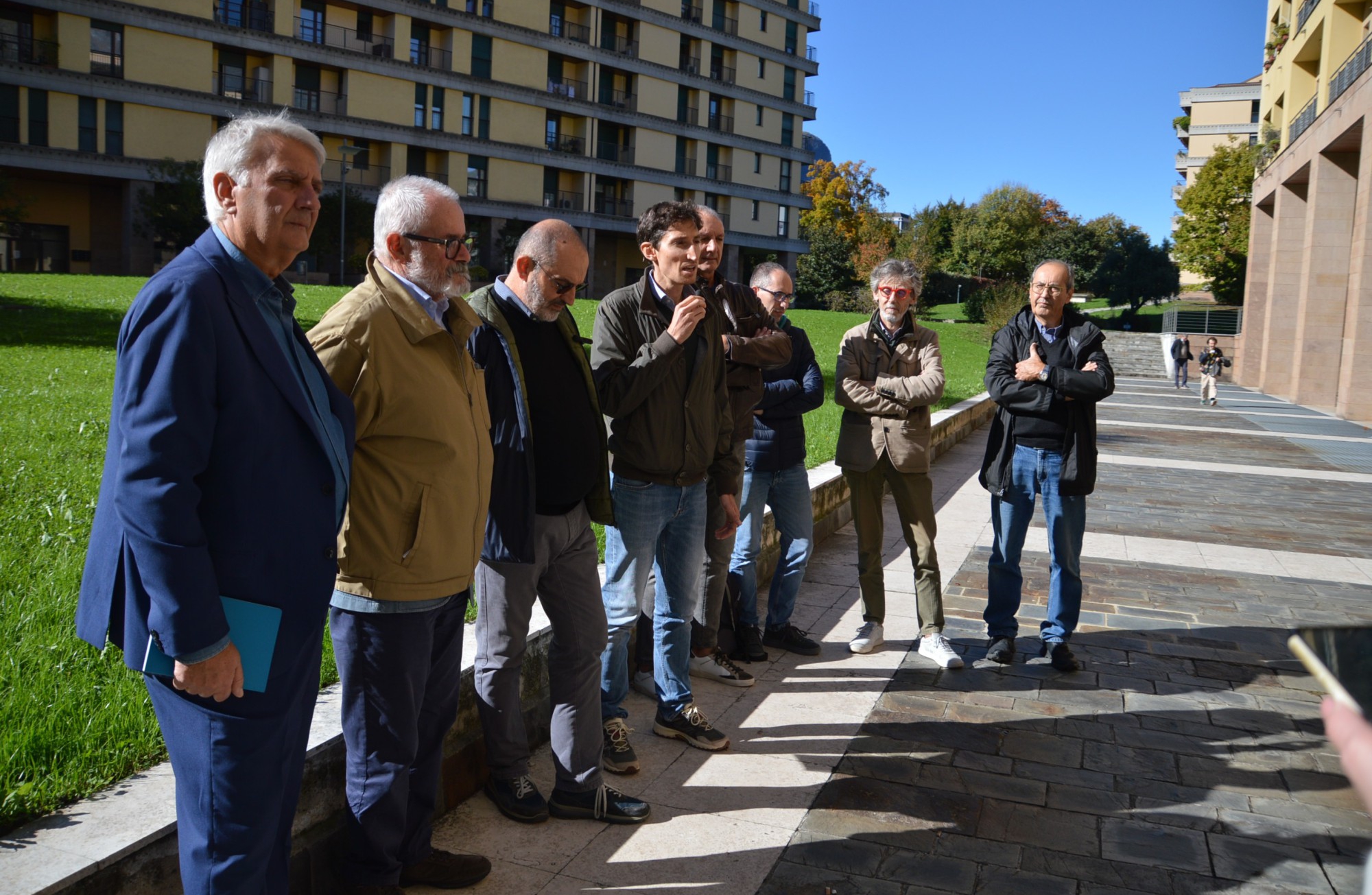 DSC_0003.JPG (1.00 MB)