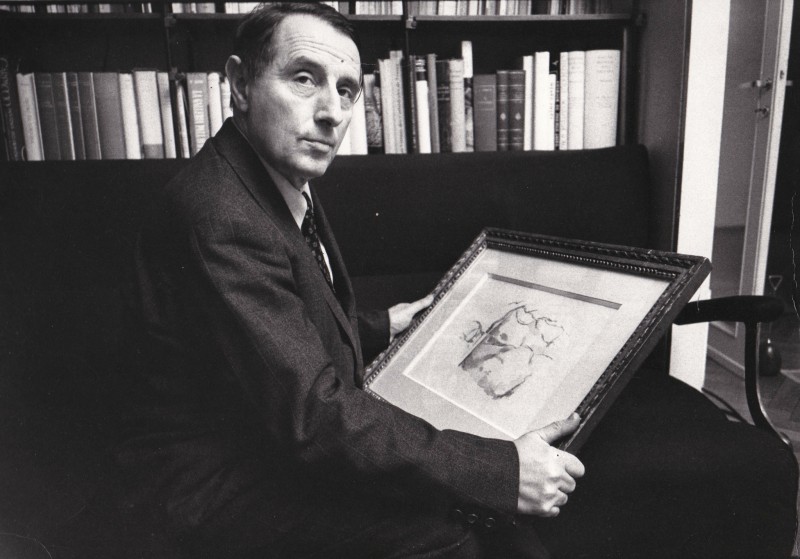 Ennio_Morlotti_nella_sua_casa_di_Milano,_1970_copia.JPG (82 KB)