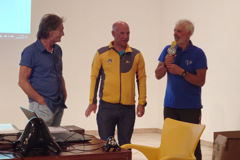 Semestene_3.jpg (65 KB)