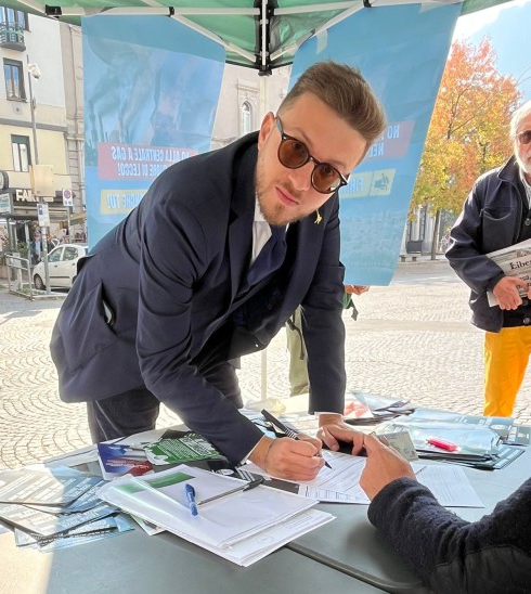 carlopiazzafirmareferendurm.jpg (191 KB)