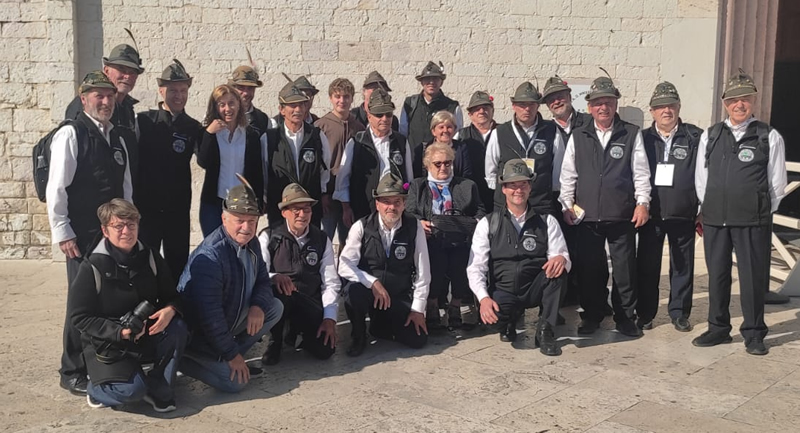 coroana_assisi__3_.jpg (238 KB)