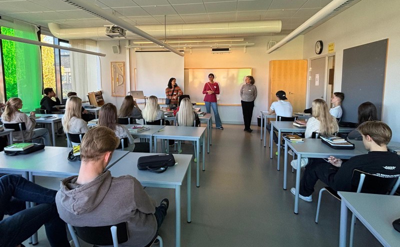 erasmusliceo2.jpg (259 KB)