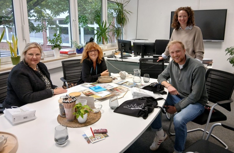 erasmusliceo3.jpg (271 KB)