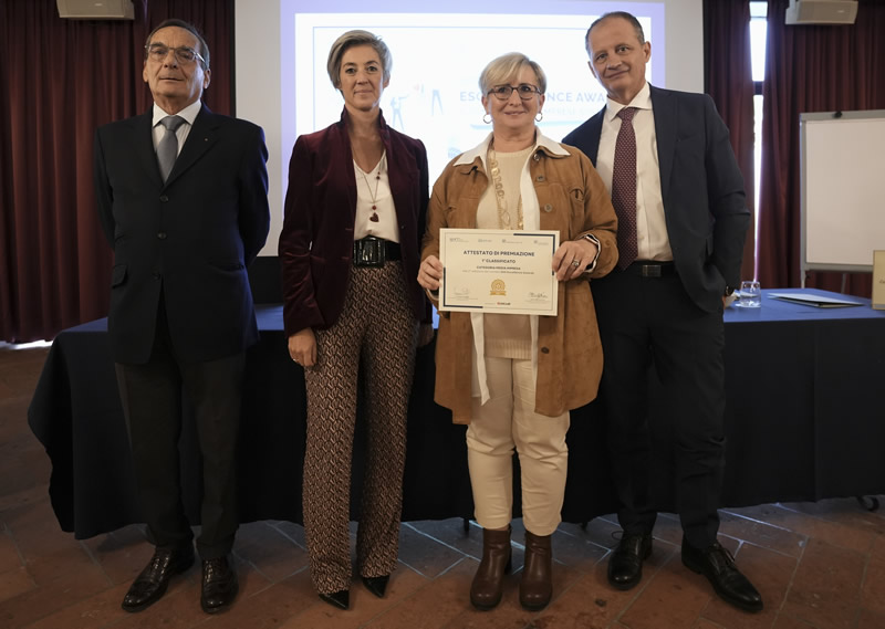 excellenceawards__3_.jpg (85 KB)