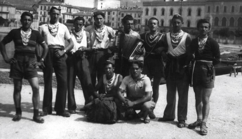 fisarmonica1.jpg (76 KB)