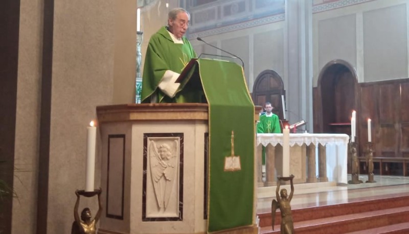 mandelloprete2.jpg (62 KB)