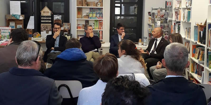 mascari1.jpg (49 KB)