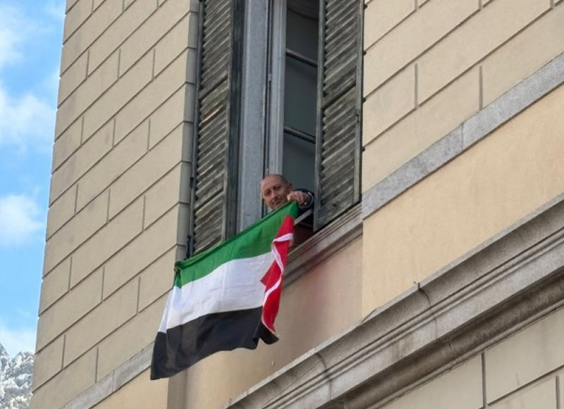 sindacobandiera.jpg (92 KB)