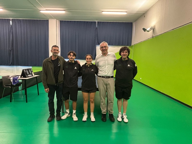 tennis_tavolo1.jpg (93 KB)