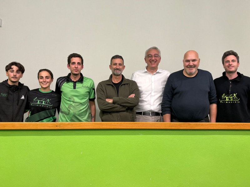 tennis_tavolo2.jpg (77 KB)