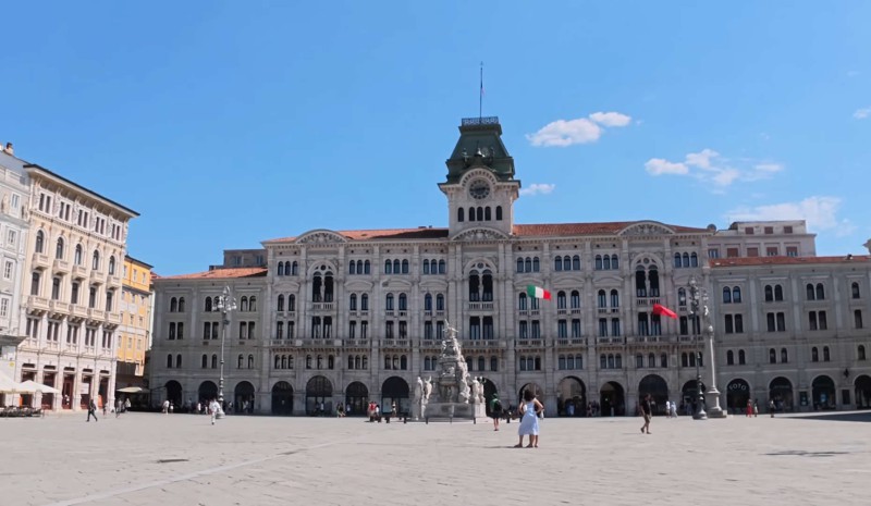 trieste3.jpg (71 KB)