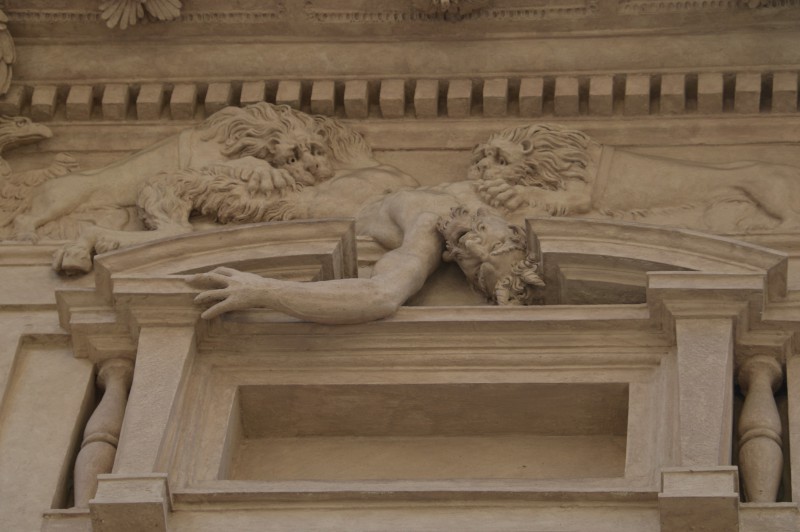 Casa_omenoni_a_Milano__5__Fregio.JPG (76 KB)