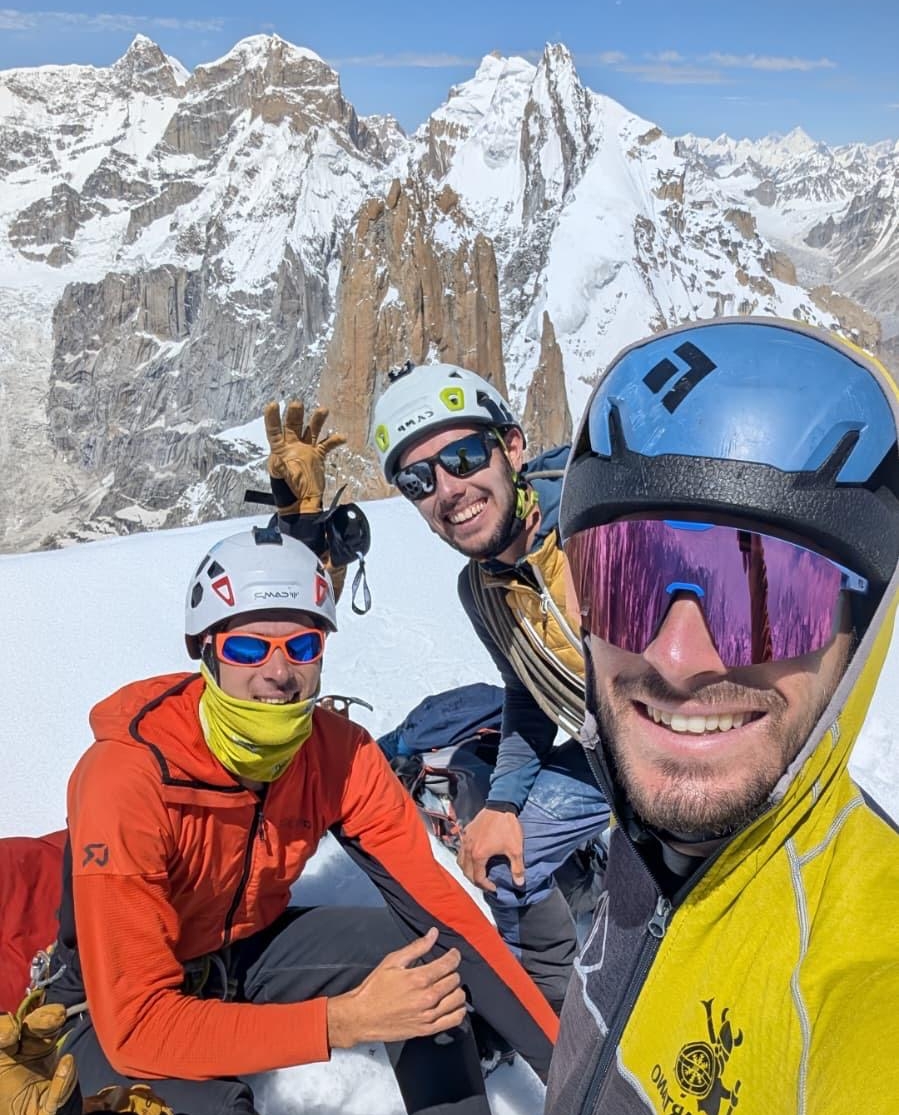 Sulla_cima_della_Great_Tower__2_.jpg (401 KB)