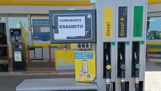 Carburante-esaurito-1.webp (29 KB)