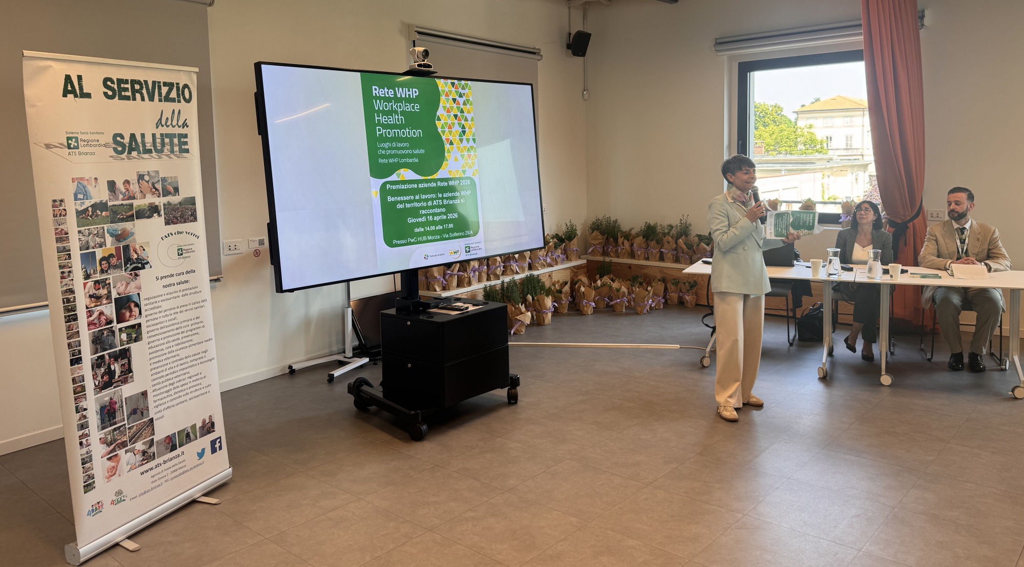 IMG_4996.jpg (987 KB)